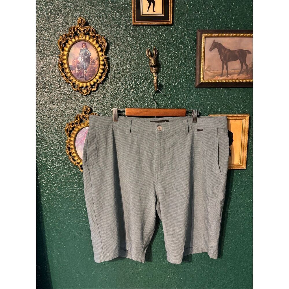 TRAVIS MATHEW BLUE GOLF SHORTS SIZE 40